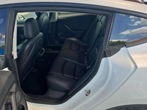 Used 2022 Tesla Model 3 Performance image 10