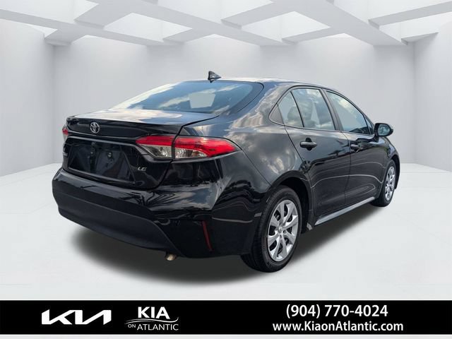 Used 2024 Toyota Corolla LE FWD image 3