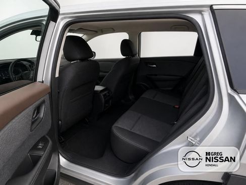Used 2021 Nissan Rogue SV FWD image 10