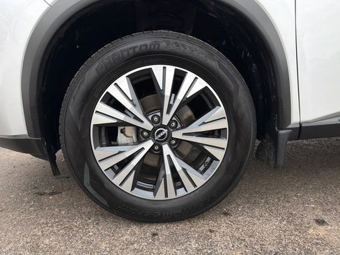 Used 2023 Nissan Rogue SV w/ SV Premium Package image 31