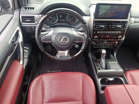 Used 2022 Lexus GX 460 Luxury w/ Sport Design Package AWD/4WD image 12