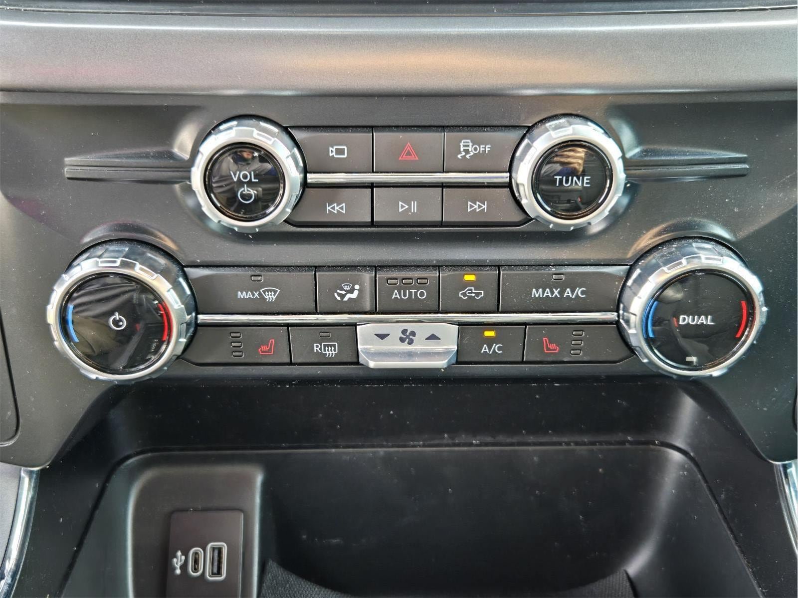 Used 2025 Ford F150 XLT w/ Equipment Group 302A MID RWD image 18