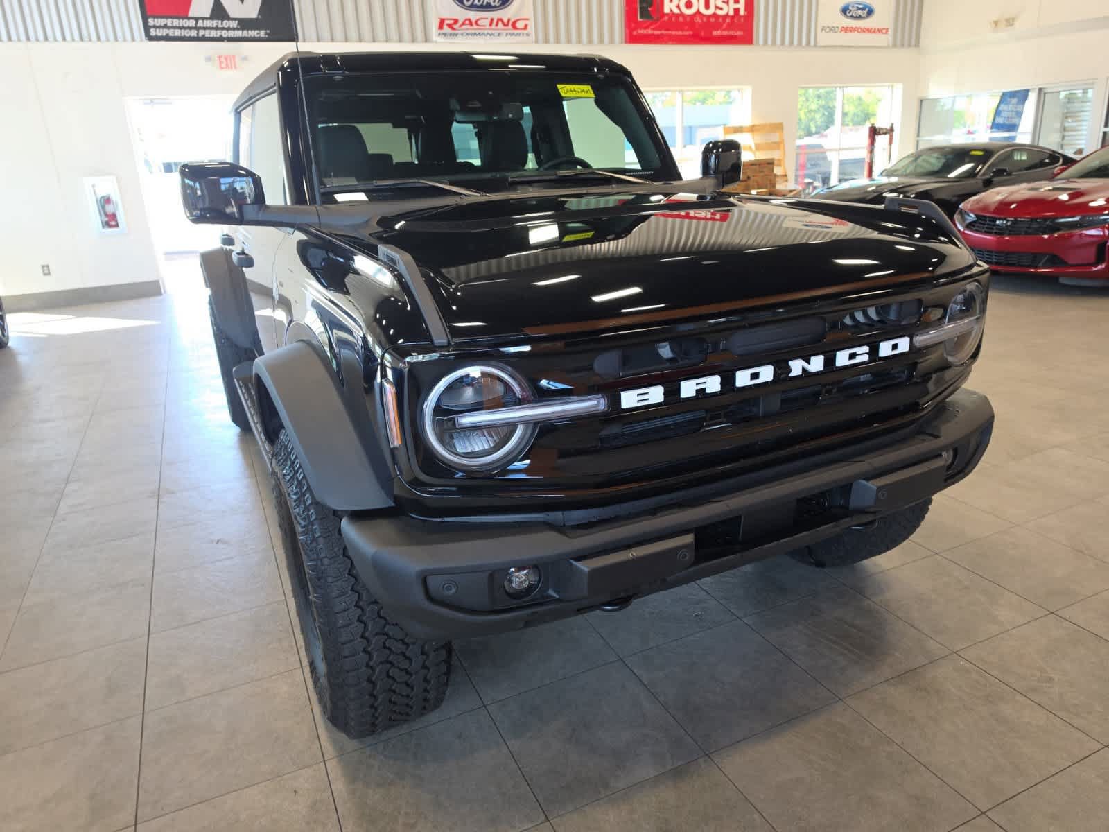 Used 2026 Ford Bronco Outer Banks w/ Sasquatch Package AWD/4WD image 3