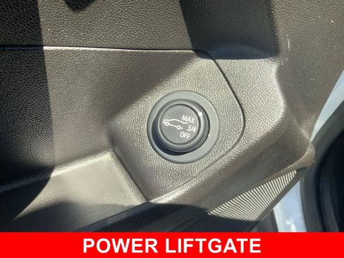 Used 2024 GMC Terrain Denali w/ Denali Premium Package AWD/4WD image 25