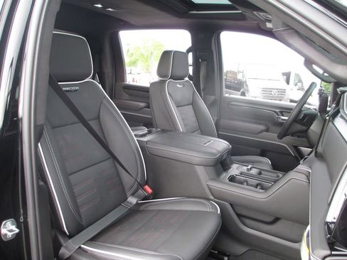 Used 2026 GMC Sierra 2500 AT4X w/ LPO, Black Badging Package AWD/4WD image 27