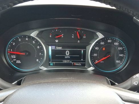 Used 2018 Chevrolet Equinox Premier FWD image 21
