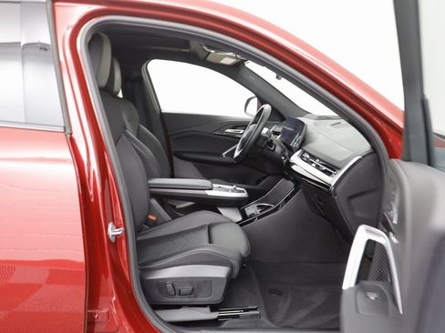 Certified 2025 BMW X2 xDrive28i image 17