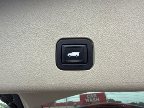 Used 2011 Cadillac SRX Luxury FWD image 11