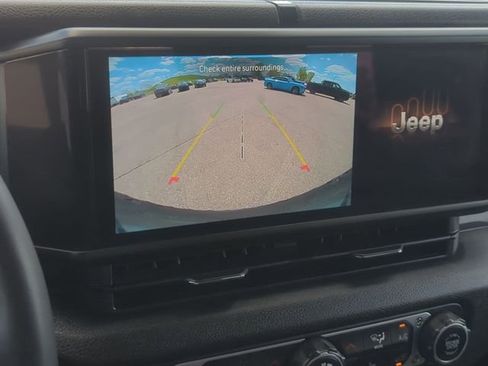 Used 2025 Jeep Wrangler Sport AWD/4WD image 18