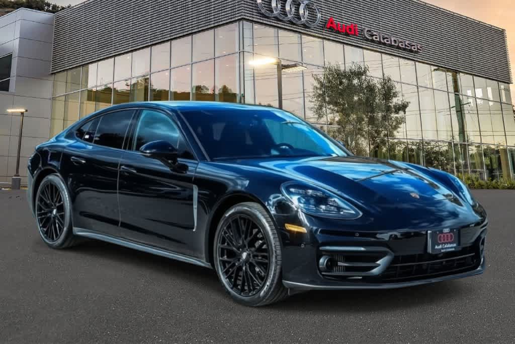 Used 2023 Porsche Panamera RWD image 3
