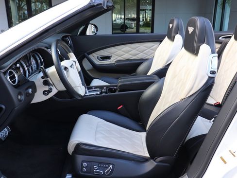 Used 2015 Bentley Continental GT V8 S image 21