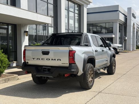 Used 2024 Toyota Tacoma 4x4 Double Cab Hybrid image 5