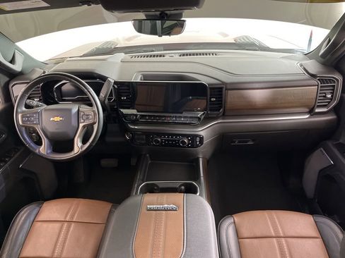 Used 2024 Chevrolet Silverado 3500 High Country w/ Technology Package image 17