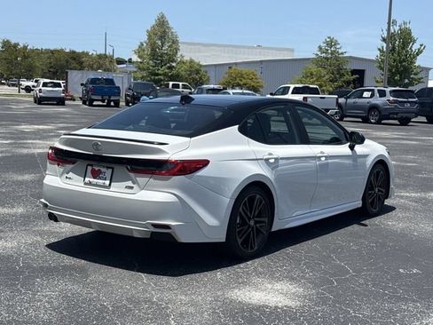 Used 2025 Toyota Camry XSE FWD image 7