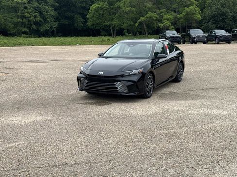 New 2026 Toyota Camry XLE AWD/4WD image 7