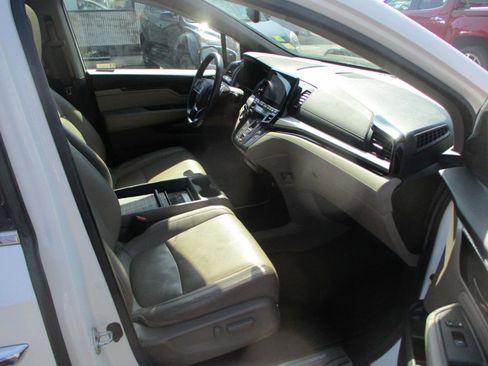 Used 2018 Honda Odyssey Elite image 9