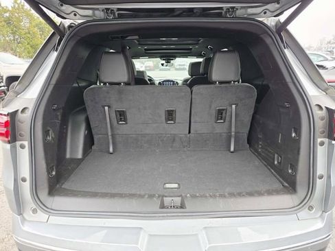 Used 2023 Chevrolet Traverse Premier image 12