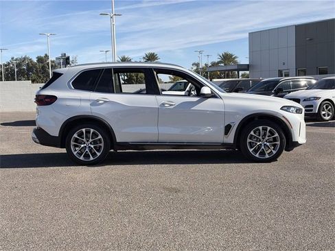 Used 2024 BMW X5 xDrive40i w/ Premium Package image 5