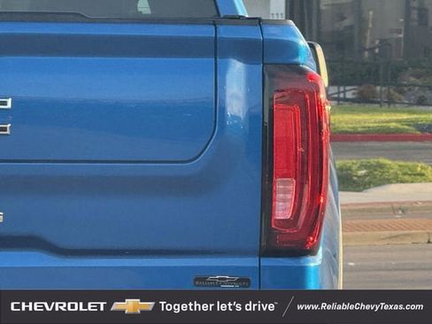 Certified 2023 GMC Sierra 1500 AT4X image 8