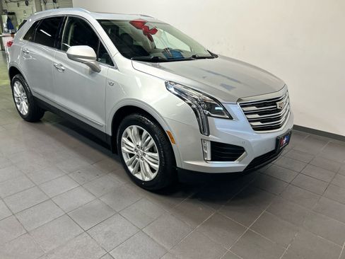Used 2019 Cadillac XT5 Premium Luxury AWD/4WD image 2