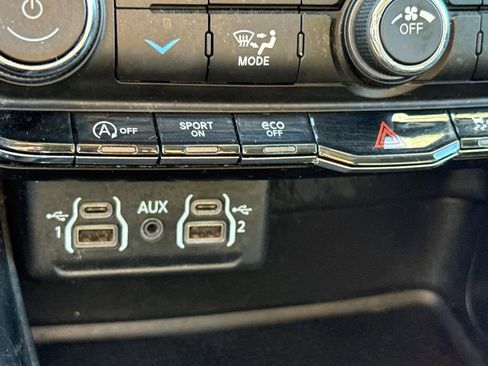 Used 2021 Dodge Durango SXT w/ 3rd Row Seating Group image 27