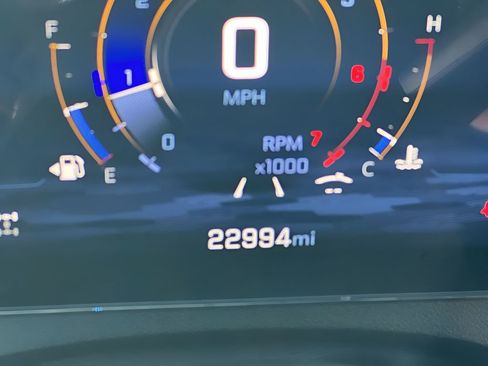 Used 2025 Chevrolet Traverse LT image 12