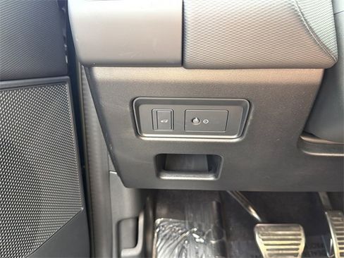 Used 2023 Land Rover Discovery HSE R-Dynamic image 24