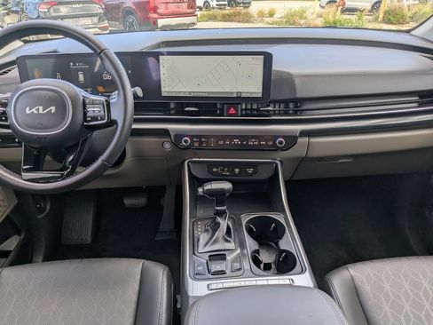 Certified 2026 Kia Carnival FWD image 15