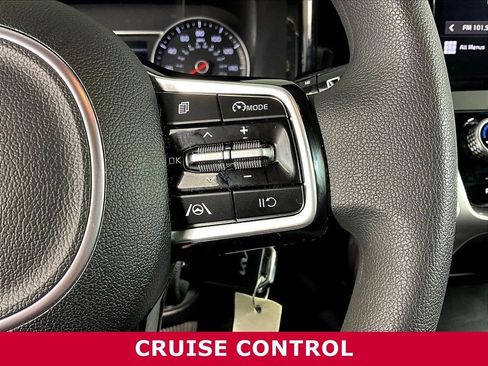 Used 2023 Kia Sorento LX FWD image 11