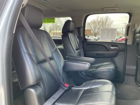 Used 2011 GMC Yukon XL SLT image 42