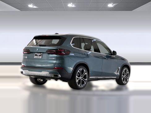 New 2026 BMW X5 xDrive50e image 8