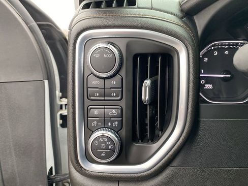 Used 2022 GMC Sierra 2500 AT4 image 19