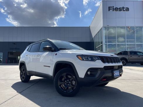 Used 2024 Jeep Compass Trailhawk image 1