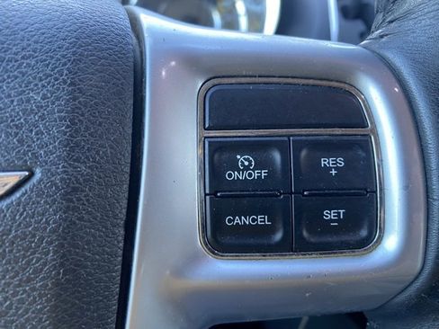 Used 2012 Chrysler Town & Country Touring-L w/ Entertainment Group #2 image 17