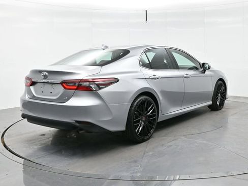 Used 2022 Toyota Camry LE image 7
