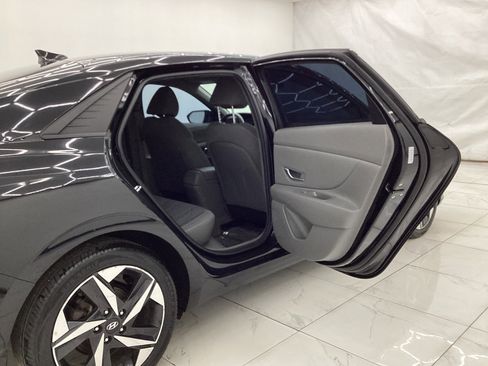 Used 2023 Hyundai Elantra SEL w/ Convenience Package image 23