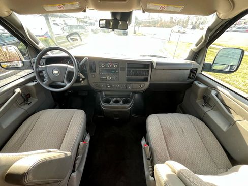 Used 2019 Chevrolet Express 3500 LT w/ LT Preferred Equipment Group image 37