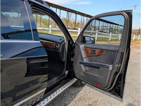 Used 2014 Mercedes-Benz GLK 350 4MATIC w/ Premium 1 Package image 11