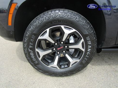 Used 2025 GMC Yukon XL AT4 w/ AT4 Premium Package AWD/4WD image 11