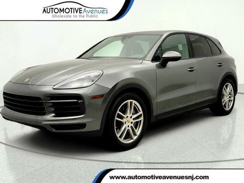 Used 2019 Porsche Cayenne S w/ Premium Plus Package AWD/4WD image 1