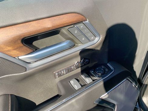 Certified 2023 Chevrolet Silverado 1500 High Country w/ High Country Premium Package AWD/4WD image 23