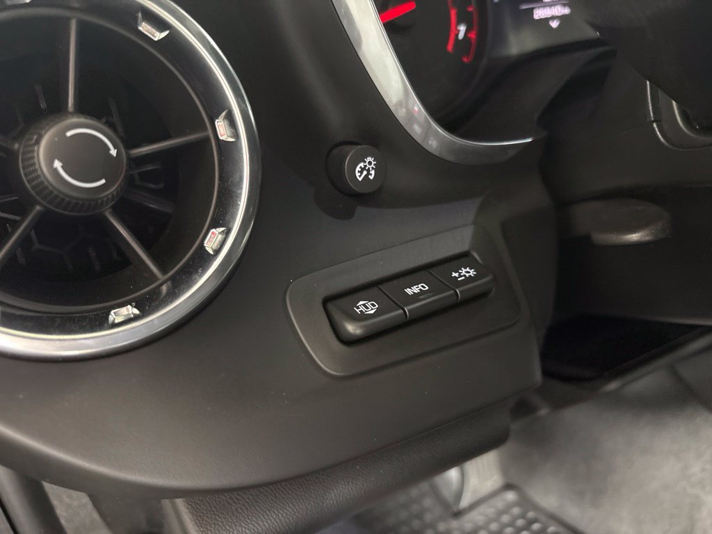 Used 2020 Chevrolet Camaro SS RWD image 27