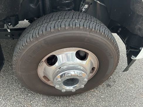 Used 2024 Ford F350 Limited w/ FX4 Off-Road Package image 17