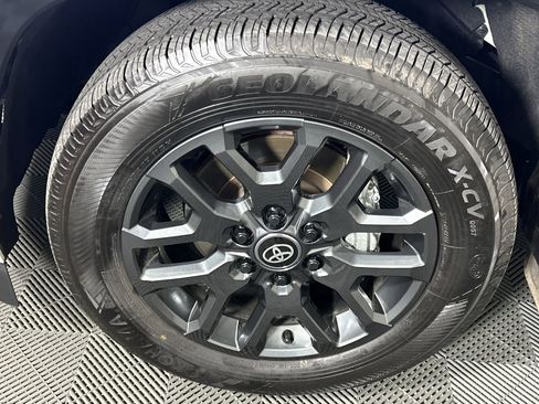 Used 2025 Toyota Sequoia Platinum image 10