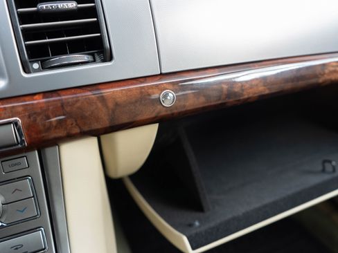 Used 2011 Jaguar XF Portfolio image 22