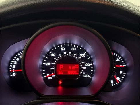 Used 2019 Kia Soul image 12