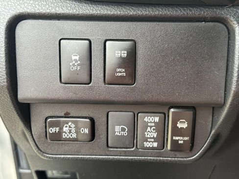 Used 2023 Toyota Tacoma TRD Off-Road w/ TRD Premium Off Road Package AWD/4WD image 21