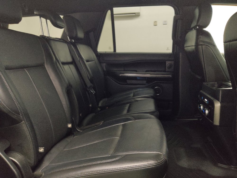 Used 2018 Ford Expedition XLT w/ Equipment Group 202A RWD image 19