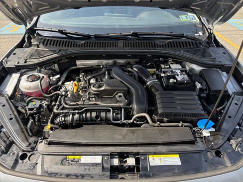 Used 2025 Volkswagen Jetta SE image 29