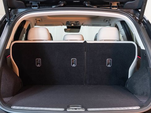 Used 2026 Genesis GV70 2.5T Advanced image 7